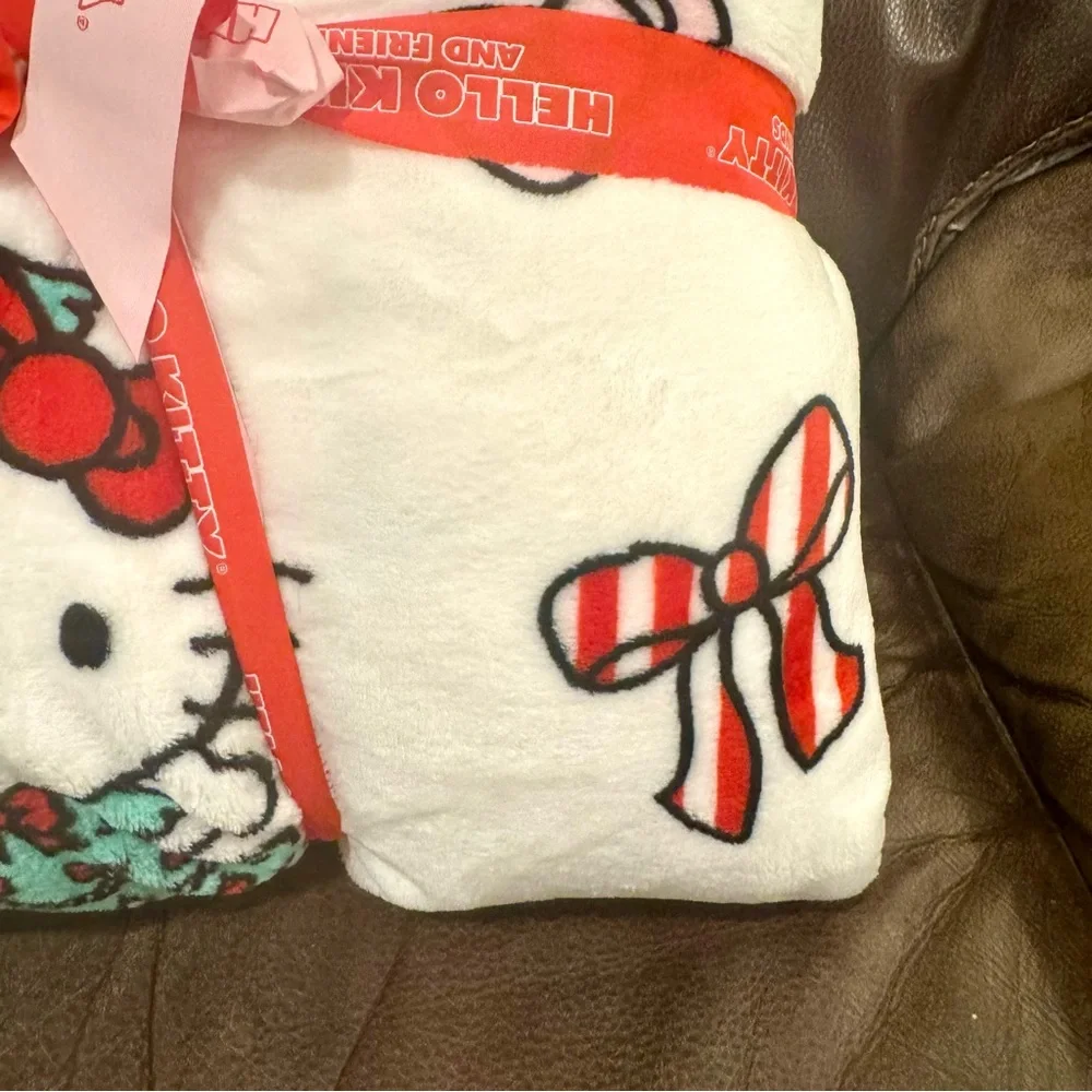 Hello Kitty Christmas Tree Dress & Wreaths Full/Queen Plush Christmas Blanket